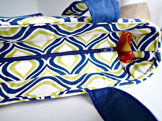 How to sew a recessed zipper into any bag - Sew Modern Bags