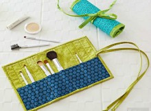 Neat and simple cosmetics brush roll sewing pattern. Easy to adapt this for whatever you want to store. Pencils, crochet hooks, knitting needles, paint brushes...very versatile free sewing pattern.