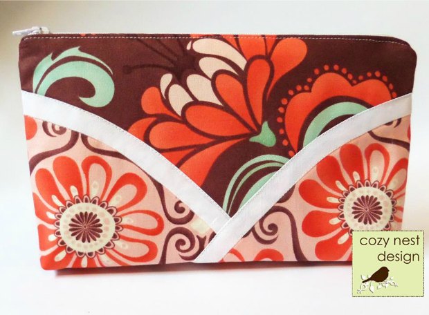 Petals Cosmetics Bag FREE sewing pattern - Sew Modern Bags