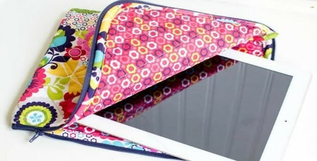 IPad or tablet case - free sewing pattern. Just like the Vera Bradley case I was loving - now I can make my own.