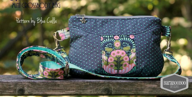Free sewing pattern. Wristlet bag, clutch bag or small shoulder bag. Instructions provided for all options.