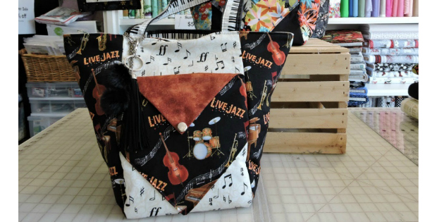 Quick And Easy Reversible Fat Quarter Bag - FREE sewing video - Sew ...