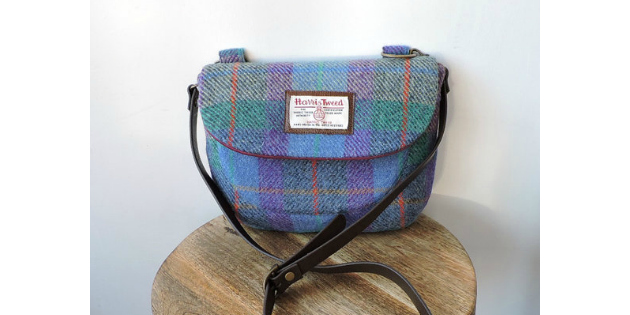 The Curve Crossbody Bag Pattern - Sew Modern Bags