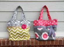 A lady can never have too many Tote Bags. Here's a Two-Tone Tote Bag with a FREE pattern and tutorial, where you can make the bag in 2 different styles. The inside is fully lined and the bottom is squared off to help it stand up, which also gives the bag more room.