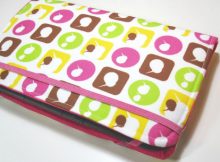 This Kindle Case has padded covers which are semi-firm, while the Kindle itself is held inside on one side with elastic and the cover is held shut with more elastic. The construction of this cover is really simple and the tutorial and pattern are 100% FREE.