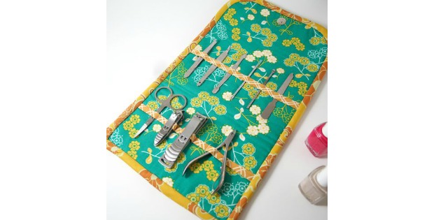 Nice and neat manicure kit - FREE sewing pattern - Sew Modern Bags