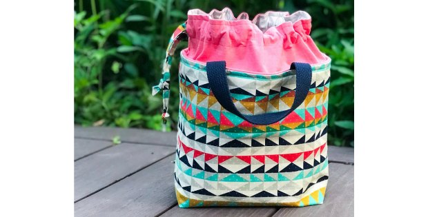 Round Up Drawstring Bucket Bag sewing pattern - Sew Modern Bags