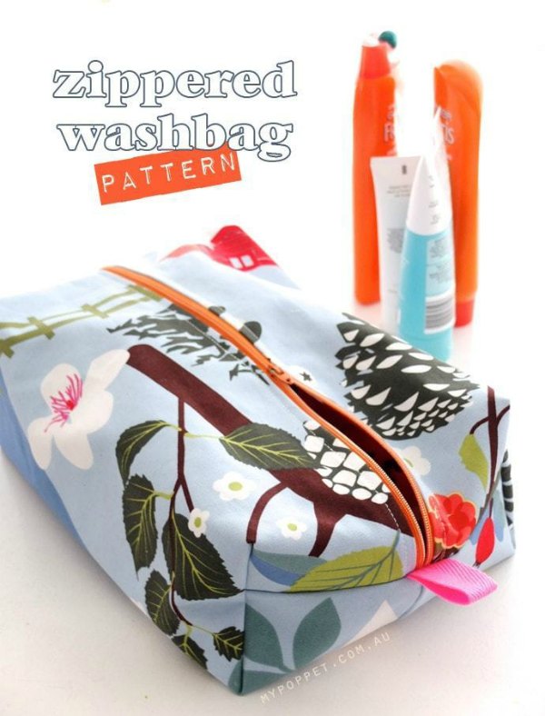 FREE sewing pattern for the Zippered Wash Bag