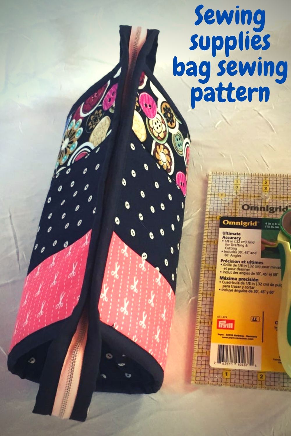 Small Sewing Bag tutorial with flying pockets pattern - Sew Modern Bags