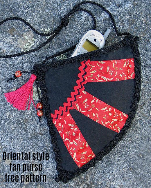 If you want to make yourself an oriental style purse as a perfect fashion accessory then here is a fabulous example. Here's the quick and easy to put together digital pattern for the Oriental Style Fan Purse, where the pattern is free.