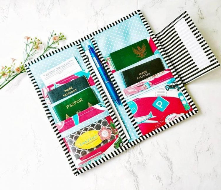 Family travel organizer wallet pdf sewing pattern + tutorial