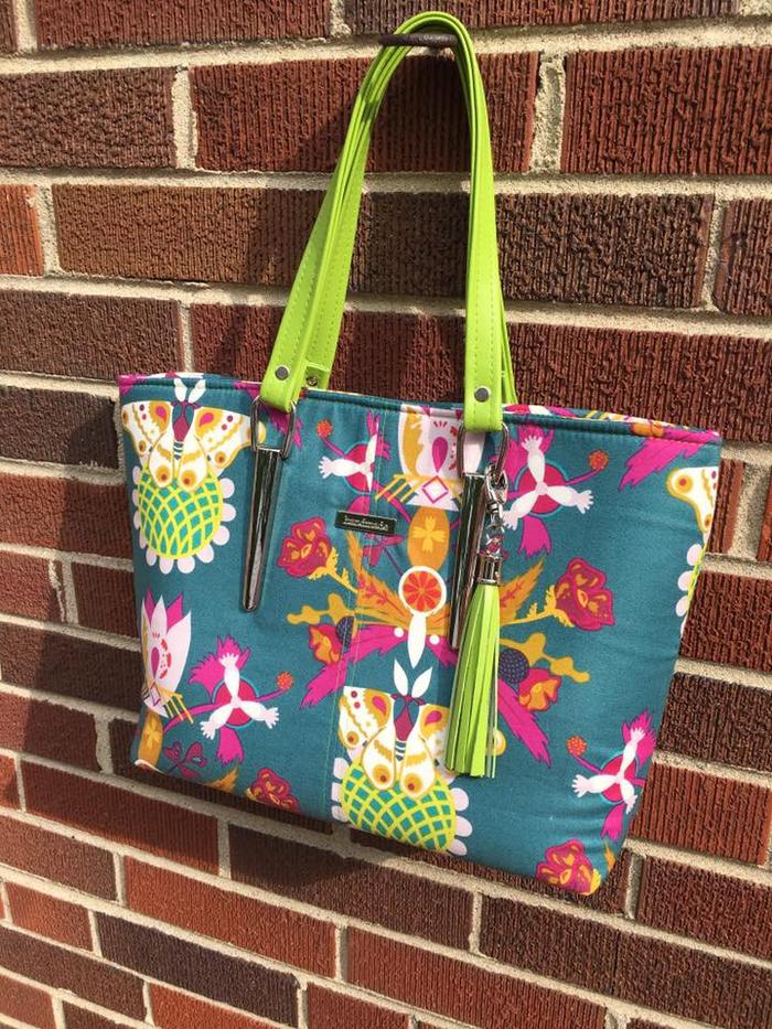 Miss Maggie's Handbag FREE sewing pattern - Sew Modern Bags