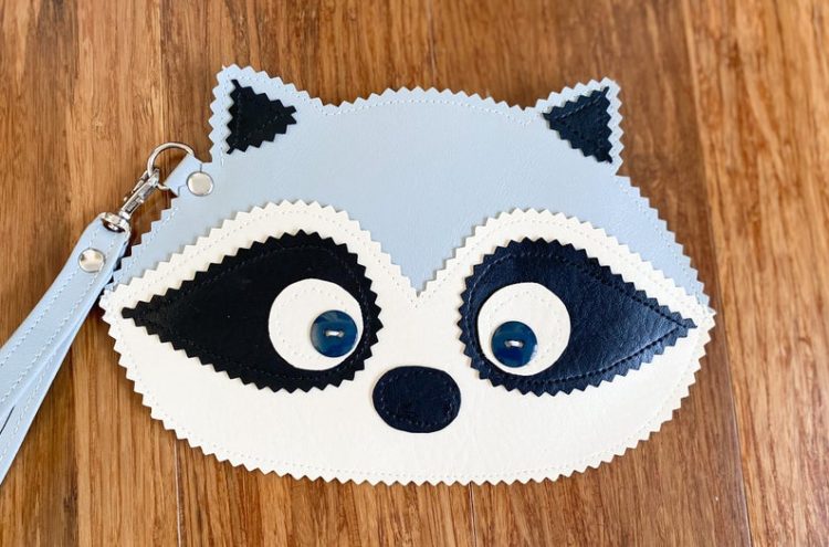 Sewing the Raccoon Case with a #5 zipper 