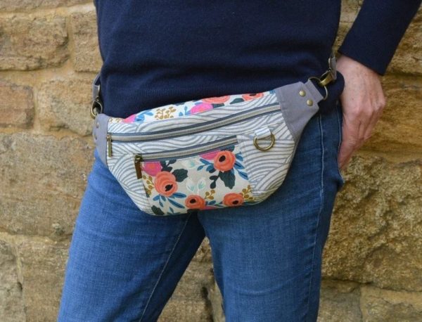 Hipster Pouch (2 sizes with video) sewing pattern