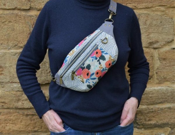 Hipster Pouch (2 sizes with video) - Sew Modern Bags