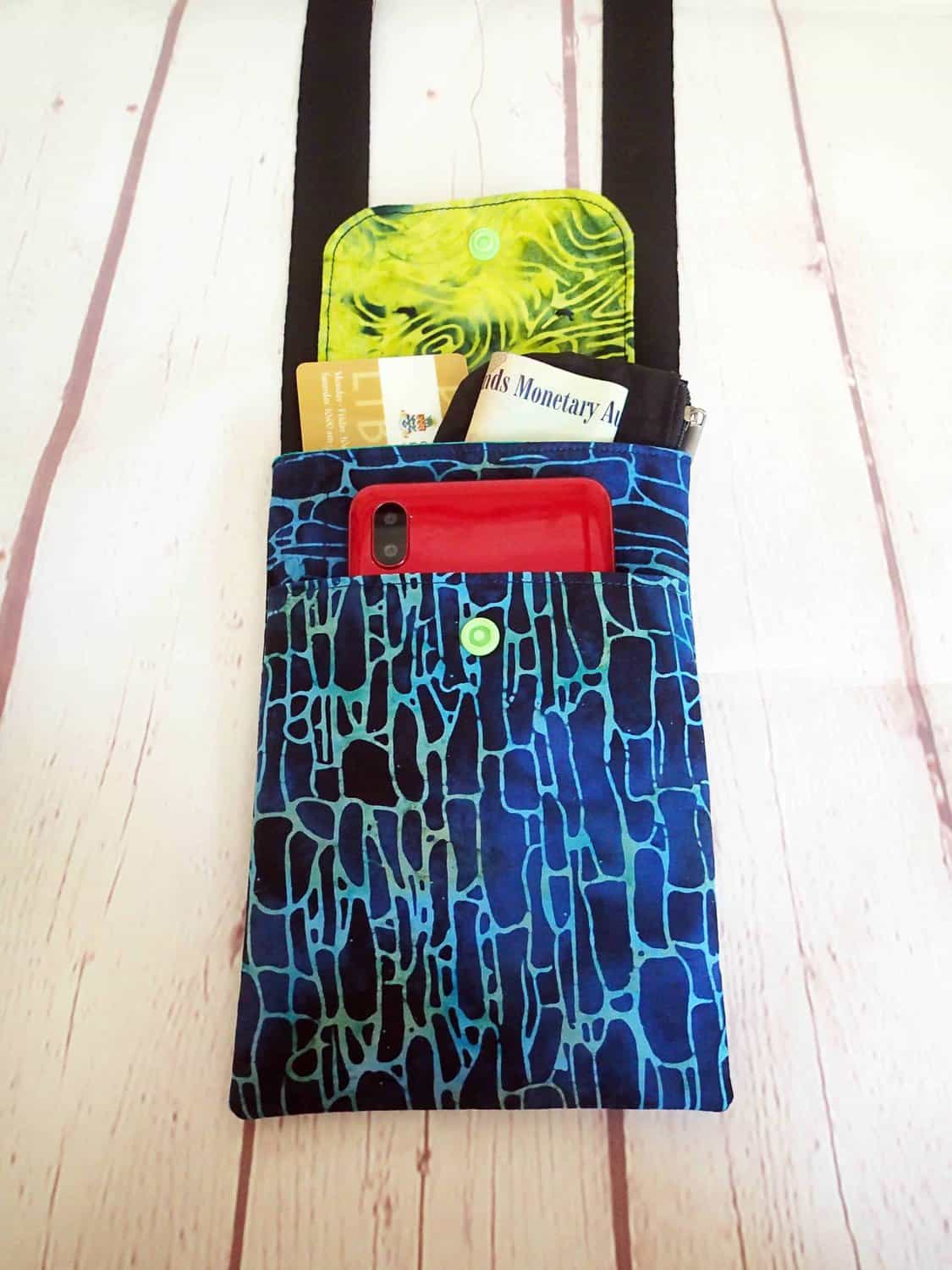 Mini Crossbody Bag Cell Phone sewing pattern - Sew Modern Bags