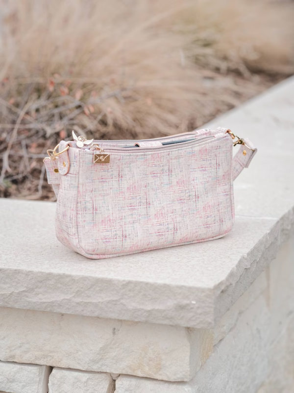 The Aries Crossbody Bag sewing pattern + video - Sew Modern Bags
