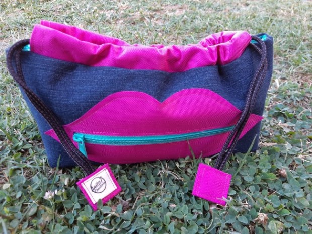 Lip Shut Pouch free sewing pattern + video - Sew Modern Bags